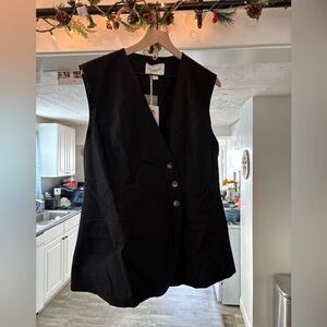 Black Buttoned Vest